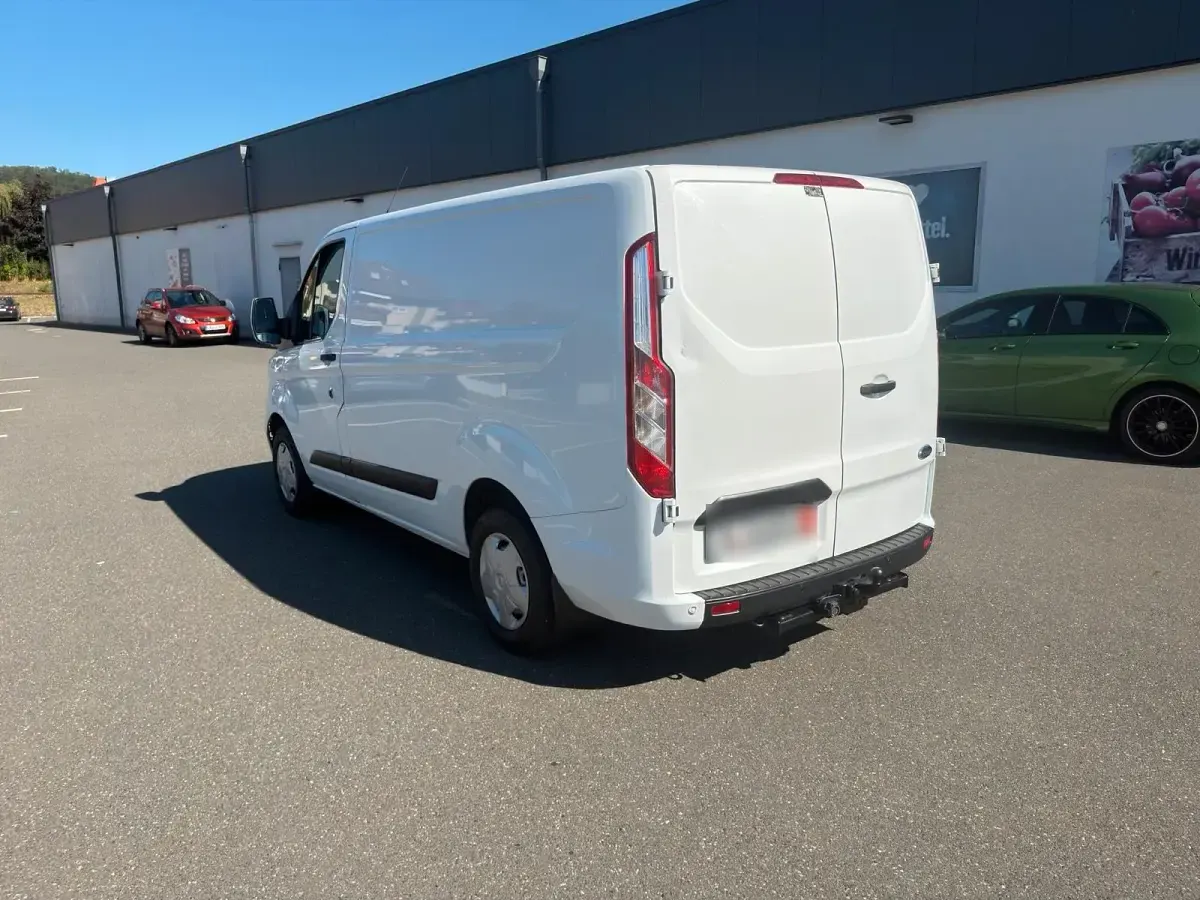 Gebraucht Ford Transit Custom 131 PS (96 kW) 2020 Weiß Van / Kleinbus