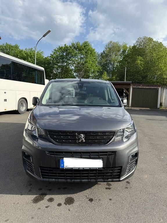 Grau Gebraucht 2021 Peugeot Partner Van | 20.000 € - Bild 1/4