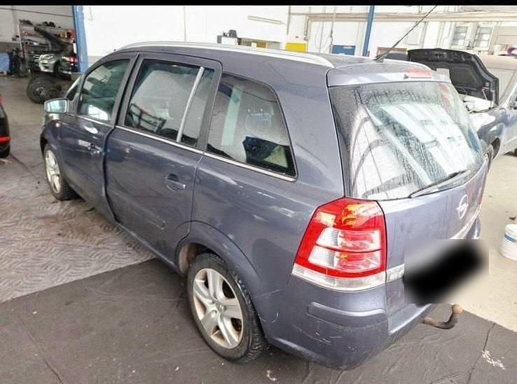 Gebraucht Opel Zafira 140 PS (102 kW) 2007 Grau Van / Kleinbus