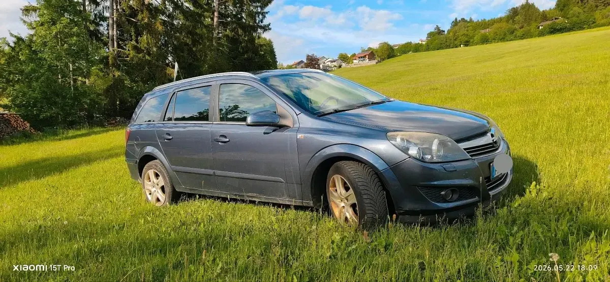 Gebraucht Opel Astra Innovation 140 PS (102 kW) 2009 Blau Kombi