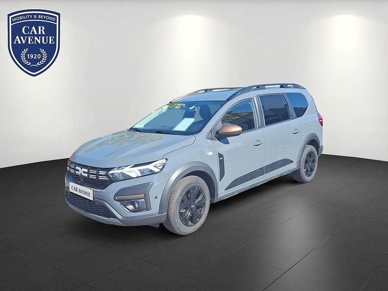 Grau (schiefergrau (grau) (grau)) Gebraucht 2024 Dacia Jogger Extreme Van / Kleinbus | 22.350 € (Etwas zu teuer) - Bild 1/4