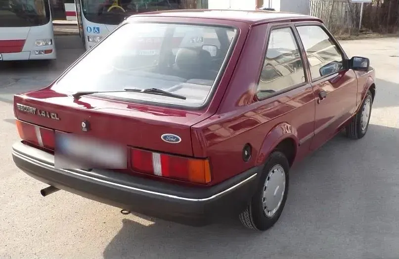 Gebraucht Ford Escort 75 PS (55 kW) 1986 Rot Limousine
