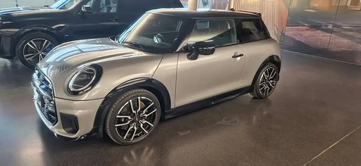 Gebraucht Mini Cooper 156 PS (114 kW) 2024 Schwarz Kleinwagen