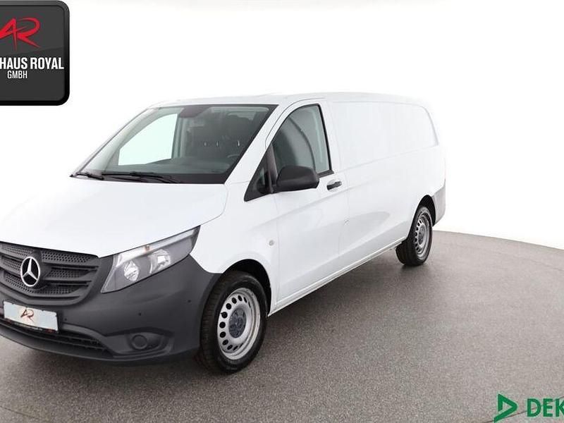 Weiß Gebraucht 2021 Mercedes Vito Van / Kleinbus | 24.840 € (Superpreis) - Bild 1/4