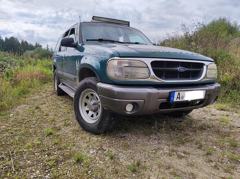 Grün Gebraucht 1998 Ford Explorer SUV | 3.200 € (Fairer Preis) - Bild 1/4