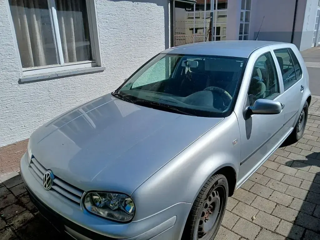Gebraucht VW Golf IV Basis 101 PS (74 kW) 2001 Silber Limousine