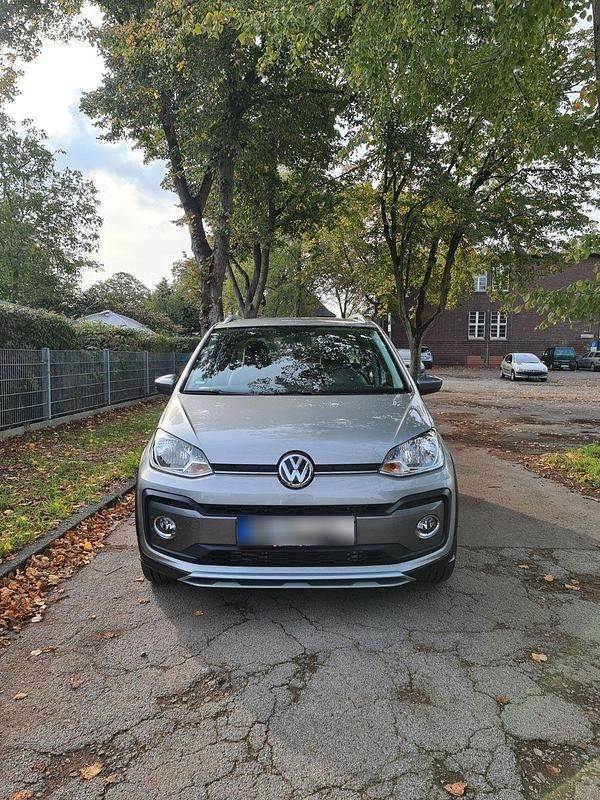 Gebraucht VW cross up! 90 PS (66 kW) 2019 Silber Kleinwagen