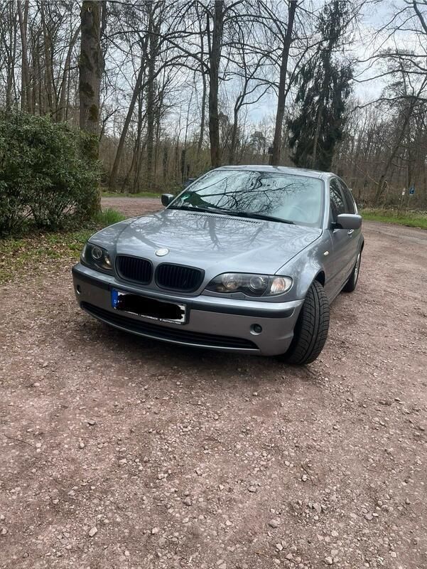 Grau Gebraucht 2004 BMW 318 Lifestyle Limousine | 2.500 € (Fairer Preis) - Bild 1/4