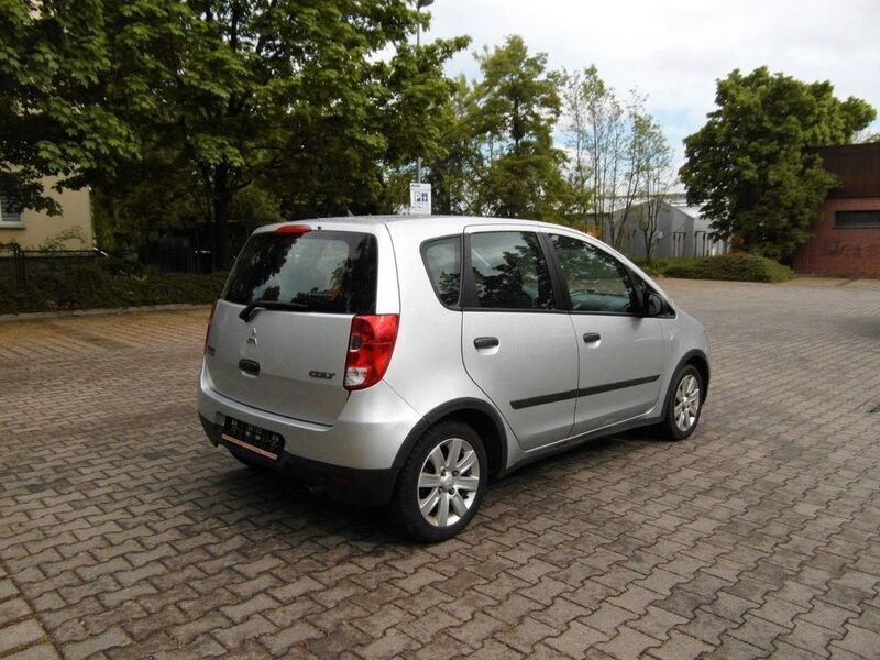 Gebraucht Mitsubishi Colt 95 PS (69 kW) 2011 Silber Limousine