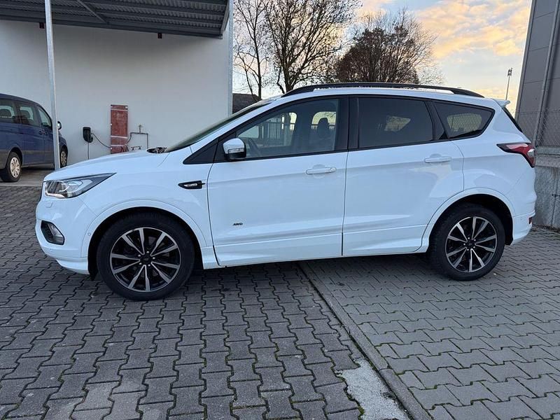 Gebraucht Ford Kuga ST-Line 242 PS (177 kW) 2018 Weiß SUV