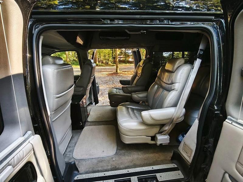 Gebraucht GMC Savana 300 PS (220 kW) 2004 Schwarz Van / Kleinbus