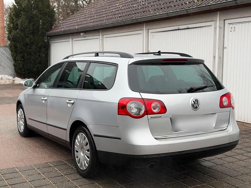 Gebraucht VW Passat 102 PS (75 kW) 2009 Silber Kombi