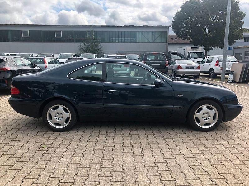 Gebraucht Mercedes CLK200 136 PS (100 kW) 1997 Schwarz Coupé