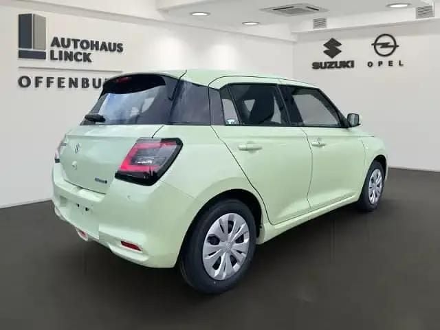 Gebraucht Suzuki Swift Club 83 PS (61 kW) 2024 Schwarz Kleinwagen