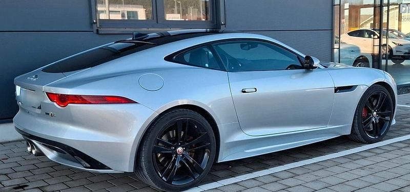 Silber Gebraucht 2016 Jaguar F-Type S Coupé | 42.900 € (Teuer) - Bild 1/4