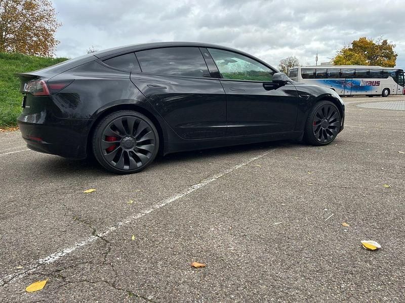 Gebraucht Tesla Model 3 377 kW (513 PS) 2022 Schwarz Limousine