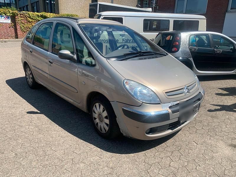 Beige Gebraucht 2004 Citroën Xsara Van / Kleinbus | 2.400 € - Bild 1/4