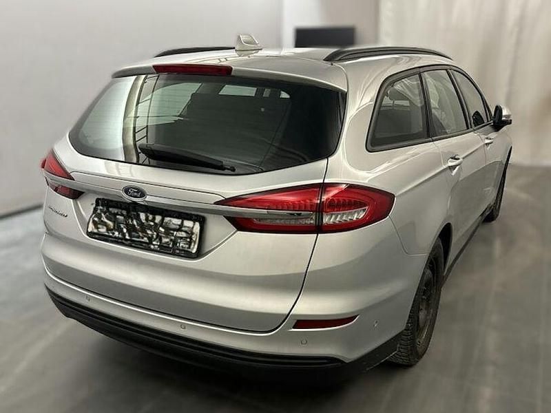 Gebraucht Ford Mondeo Trend 150 PS (110 kW) 2021 Polarsilber metallic (metallic) Kombi