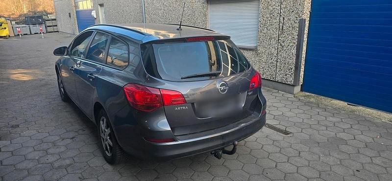Gebraucht Opel Astra 110 PS (80 kW) 2012 Grau Kombi