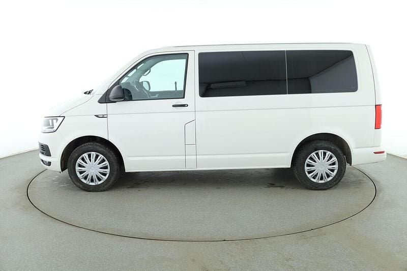 Second-hand VW Multivan Trendline 150 CP (110 kW) 2017 Alb Monovolum