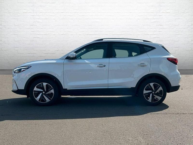 Gebraucht MG ZS Luxury 72 kW (99 PS) 2025 Weiß Limousine