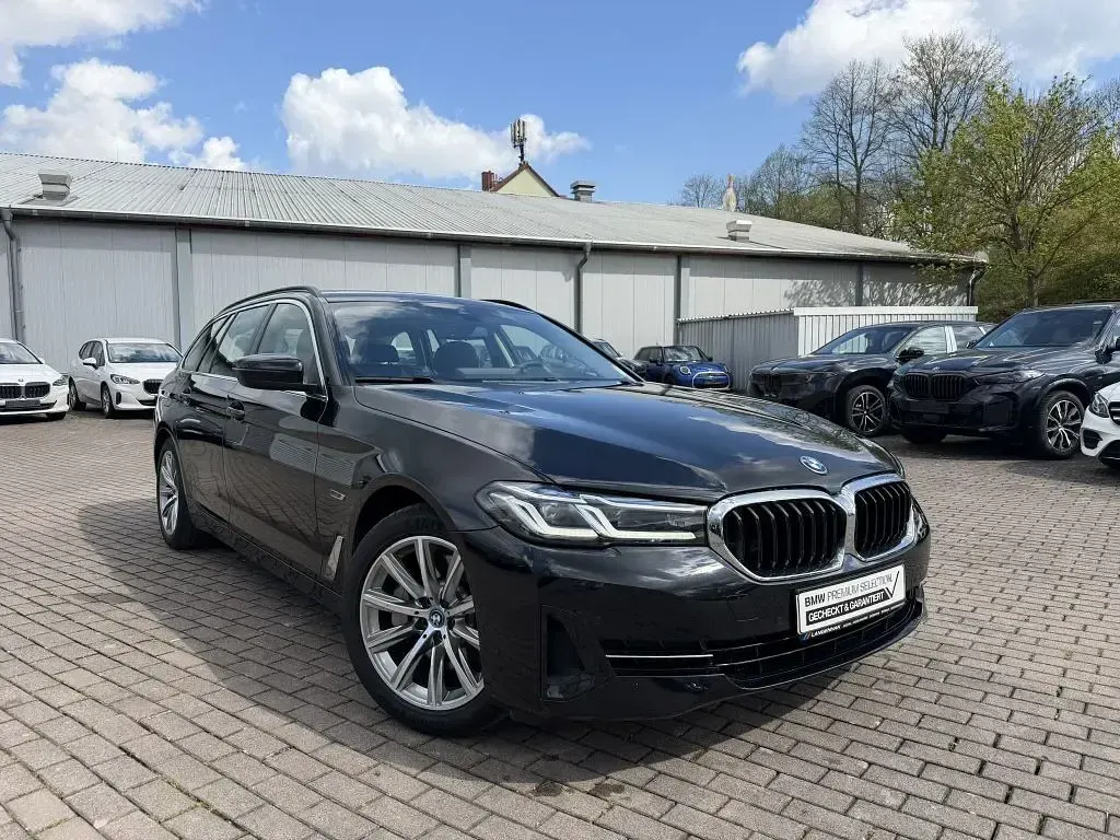 Gebraucht BMW 530e 292 PS (214 kW) 2023 Schwarz Limousine