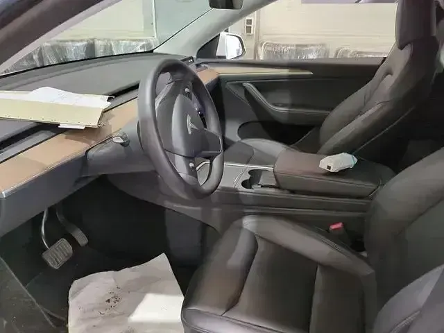 Used Tesla Model Y 378 kW (514 HP) 2023 White SUV