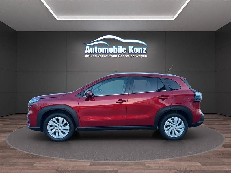 Gebraucht Suzuki SX4 129 PS (94 kW) 2023 Rot Van / Kleinbus