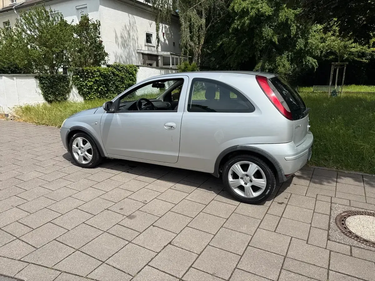 Gebraucht Opel Corsa 75 PS (55 kW) 2004 Grau Kleinwagen