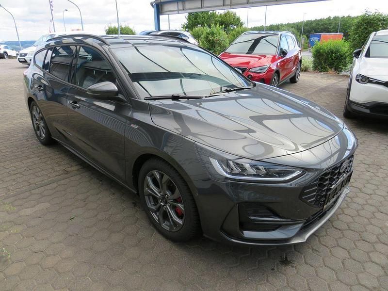 Gebraucht Ford Focus ST-Line X 155 PS (114 kW) 2024 Grau Limousine