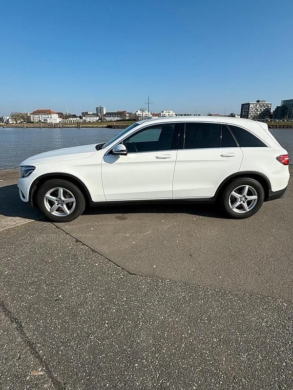 Gebraucht Mercedes GLC350 258 PS (189 kW) 2017 Weiß SUV