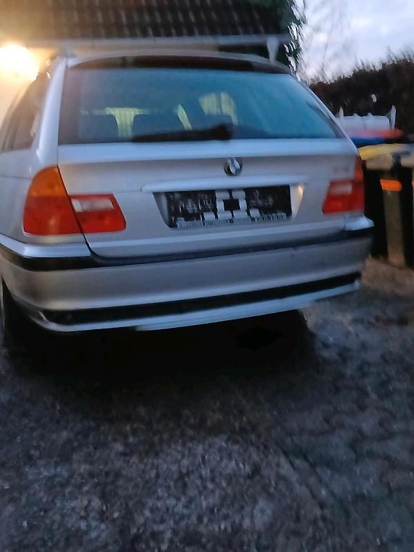Gebraucht BMW 316 116 PS (85 kW) 2004 Silber Kombi