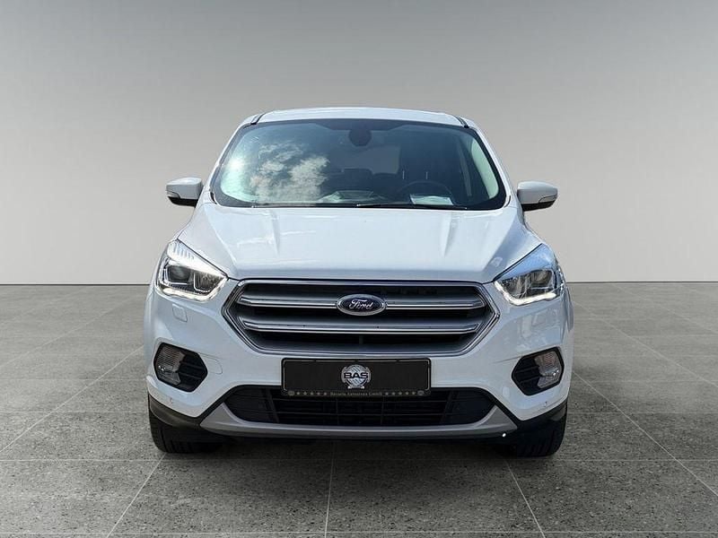 Gebraucht Ford Kuga Titanium 179 PS (131 kW) 2019 Weiß SUV