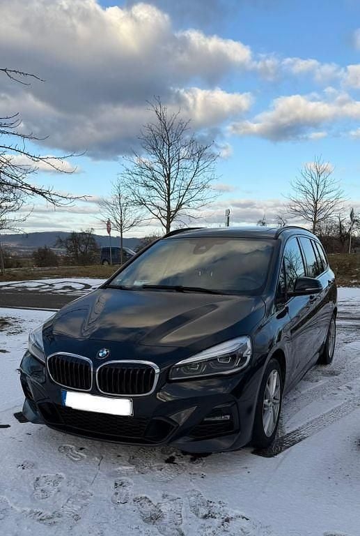 Schwarz Gebraucht 2019 BMW 220 Gran Tourer M Sport Van / Kleinbus | 21.000 € (Fairer Preis) - Bild 1/4