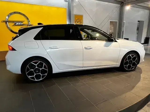 Gebraucht Opel Astra S 131 PS (96 kW) 2023 Weiß Kleinwagen
