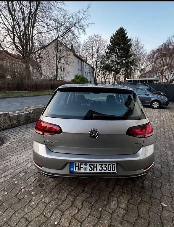 Gebraucht VW Golf VII Highline 125 PS (91 kW) 2017 Grau Limousine