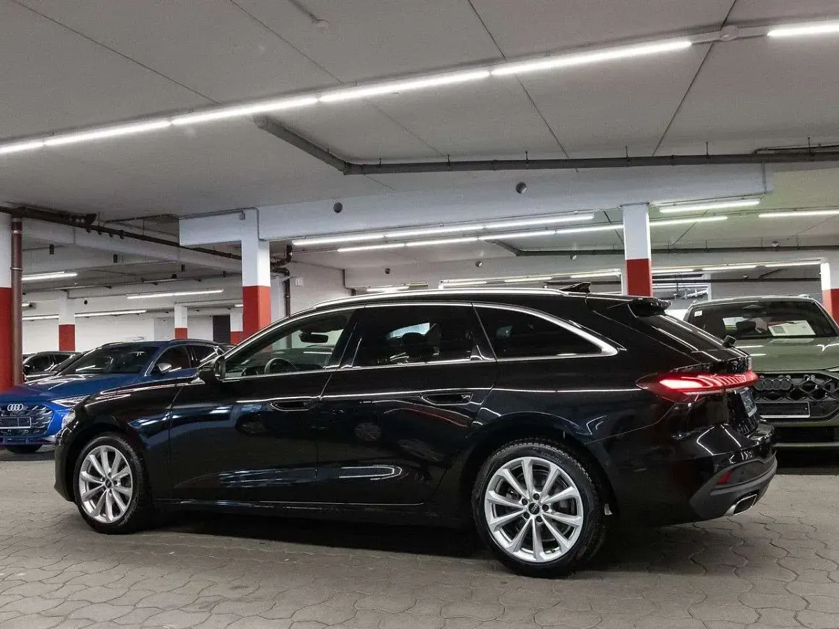 Gebraucht Audi A5 Ambiente 204 PS (150 kW) 2025 Mythosschwarz metallic Kombi