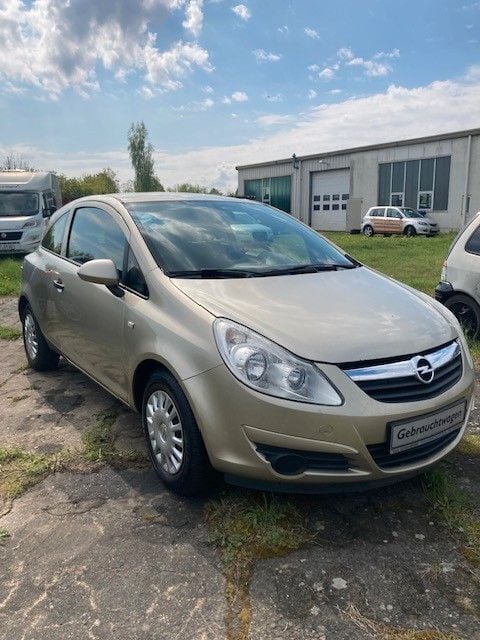 Używany Opel Corsa 60 KM (44 kW) 2009 Beżowy Sedan/Limuzyna