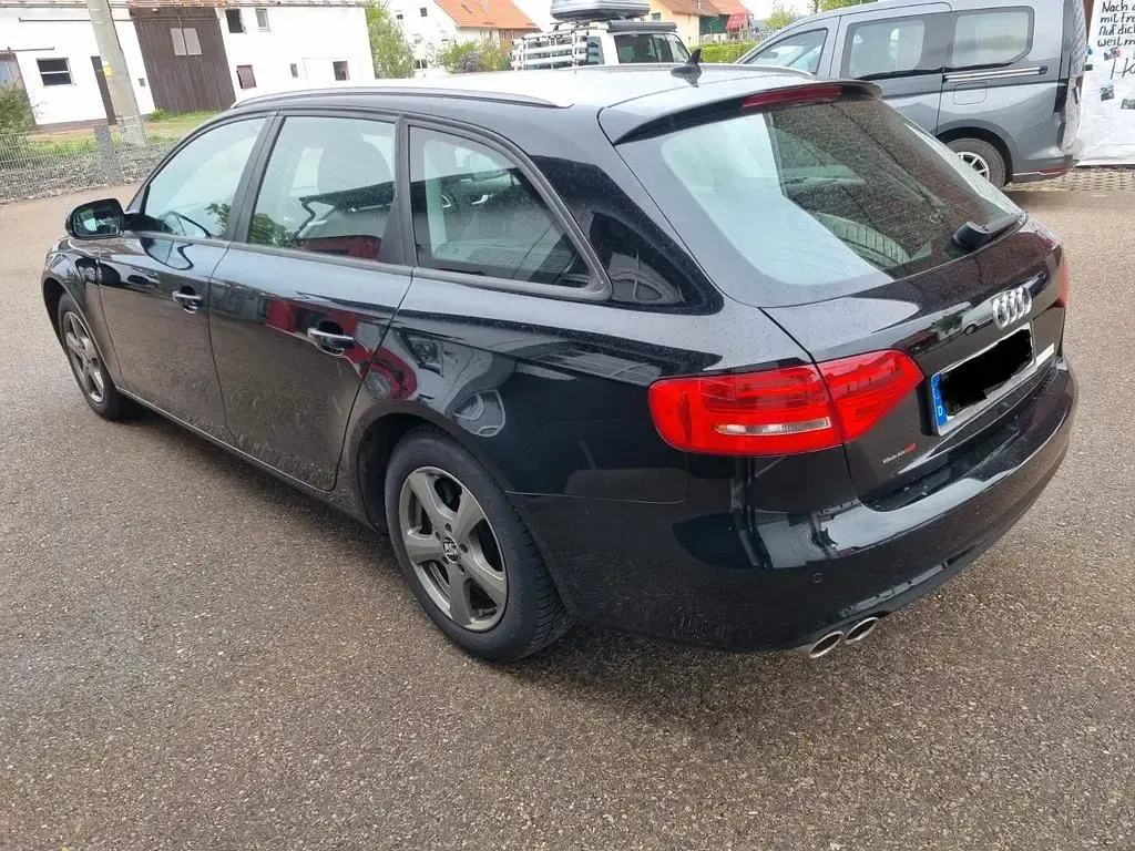Używany Audi A4 Attraction 150 KM (110 kW) 2015 Czarny Kombi