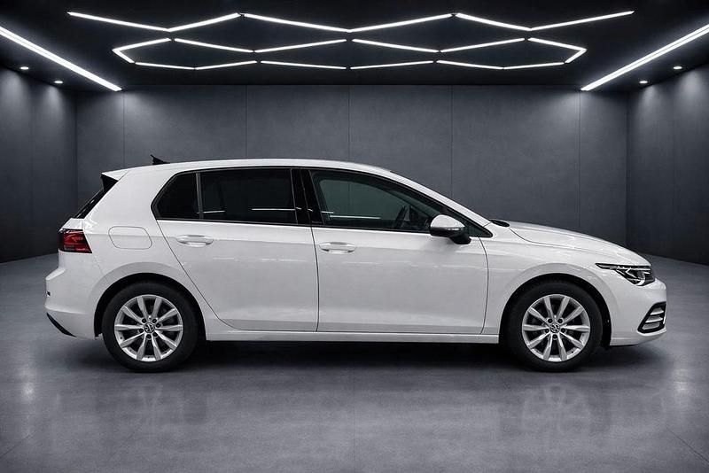 Gebraucht VW Golf VII Active 150 PS (110 kW) 2021 Weiß Kleinwagen