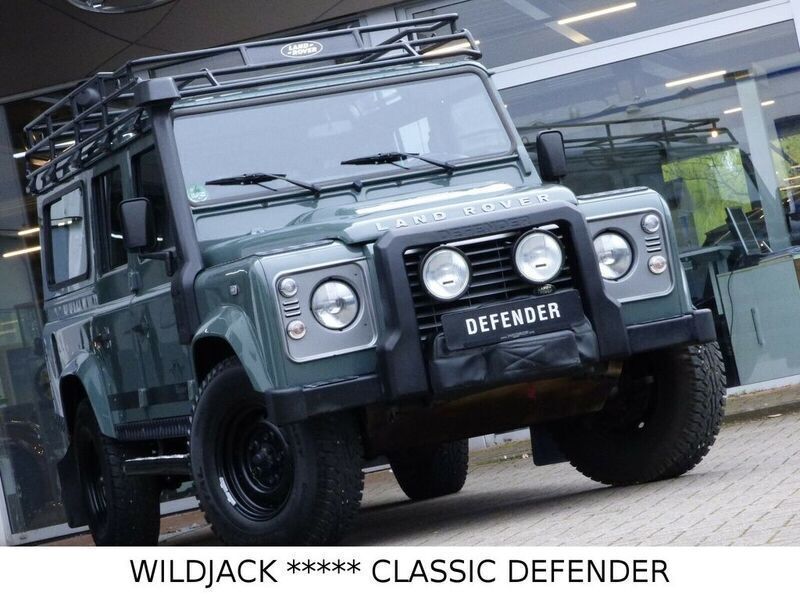 Grün Gebraucht 2012 Land Rover Defender SE SUV | 85.500 € - Bild 1/1