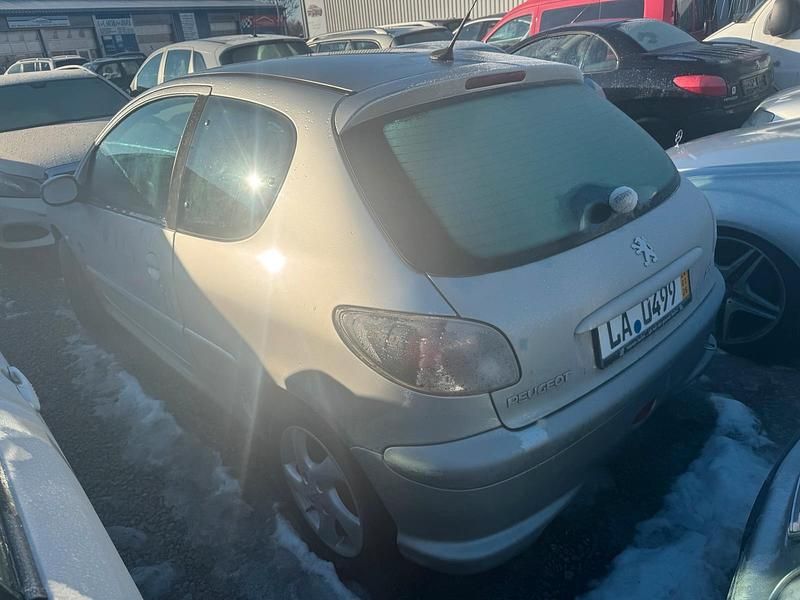 Gebraucht Peugeot 206 75 PS (55 kW) 2007 Grau Kleinwagen