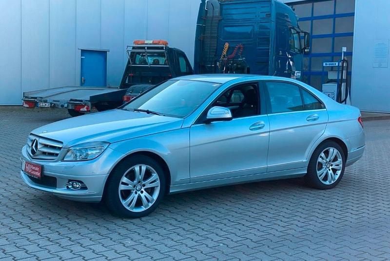 Silber Gebraucht 2007 Mercedes C200 Limousine | 7.300 € (Fairer Preis) - Bild 1/4