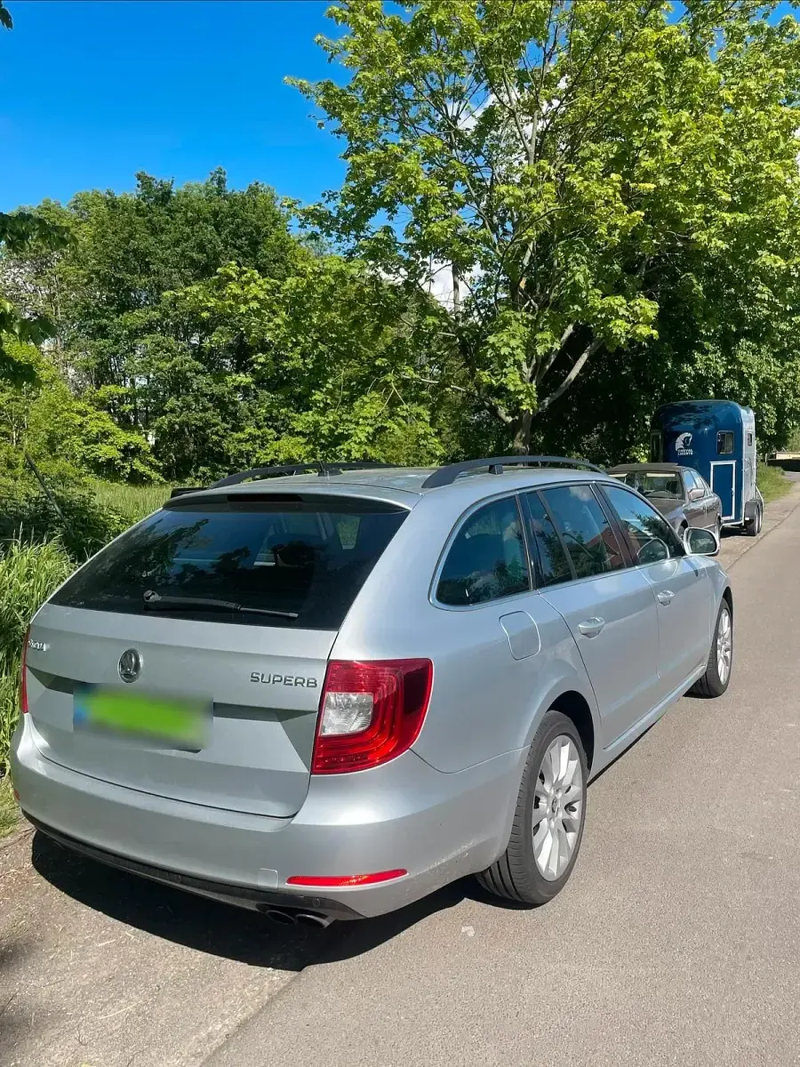 Gebraucht Skoda Superb 200 PS (147 kW) 2014 Silber Kombi
