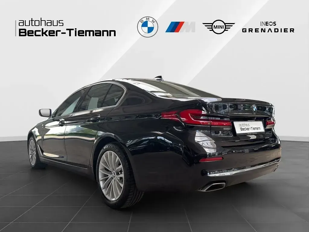 Gebraucht BMW 530 Luxury Line 286 PS (210 kW) 2023 Saphirschwarz Limousine
