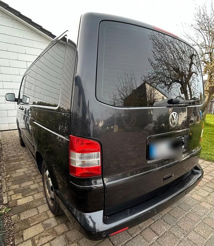 Używany VW T5 131 KM (96 kW) 2005 Czarny Van