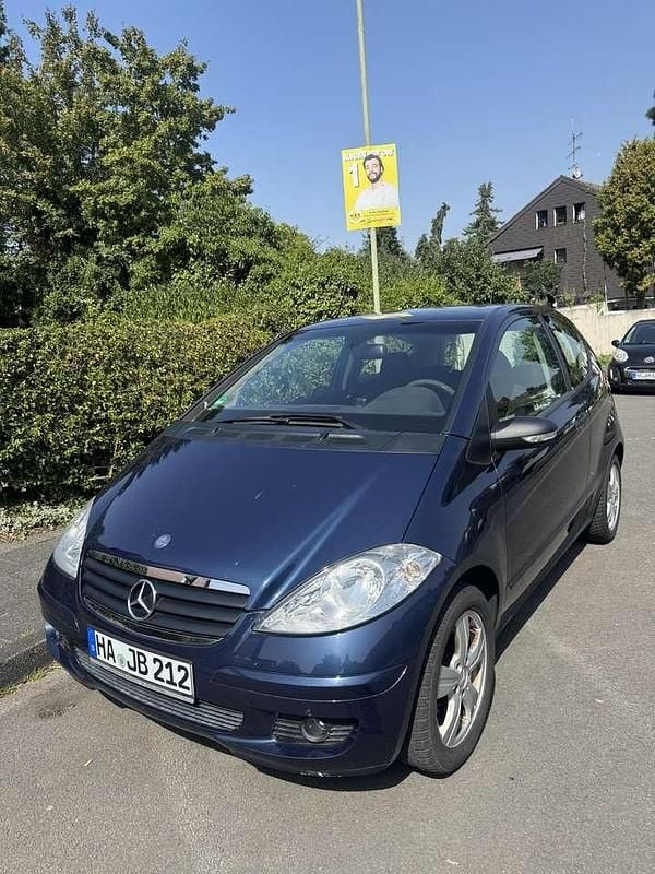 Blau Gebraucht 2006 Mercedes A150 Avantgarde Limousine | 799 € (Superpreis) - Bild 1/4