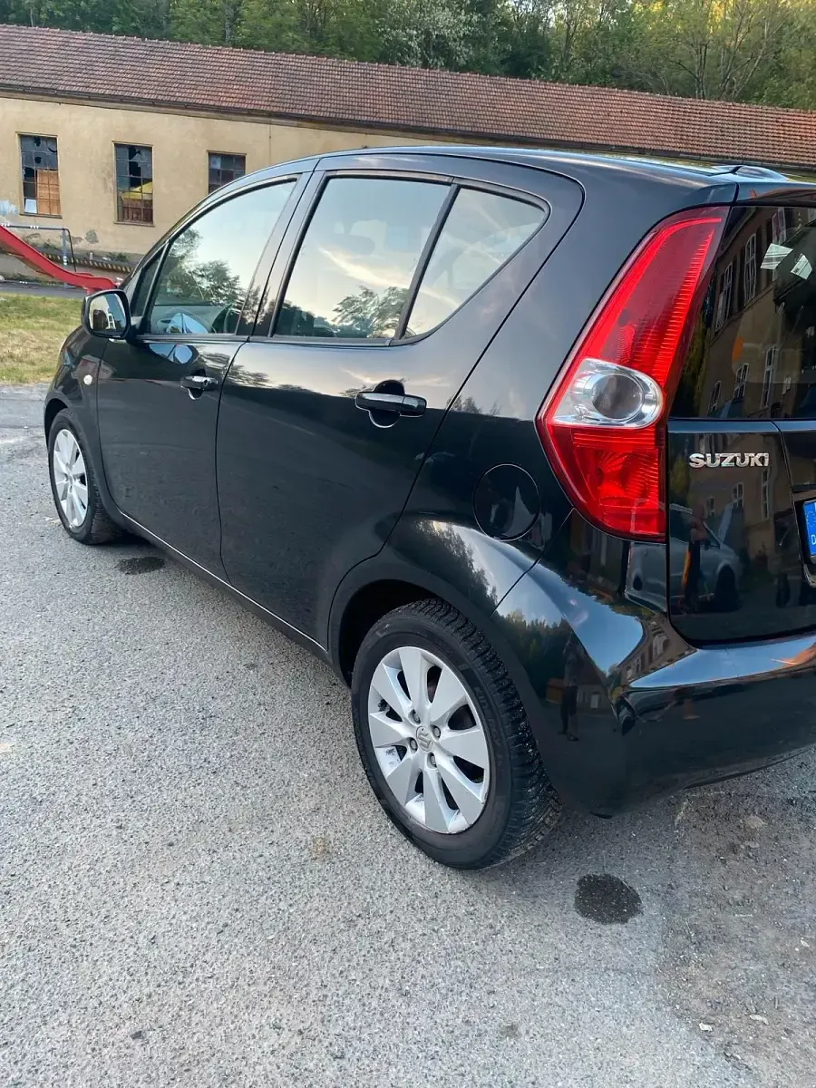 Gebraucht Suzuki Splash 83 PS (61 kW) 2008 Schwarz Kleinwagen