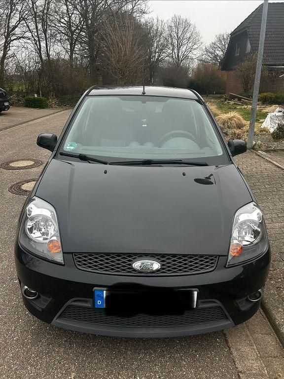 Gebraucht Ford Fiesta 80 PS (58 kW) 2008 Schwarz Kleinwagen