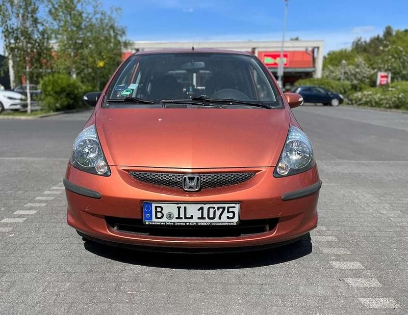 Rot Gebraucht 2006 Honda Jazz ES Kleinwagen | 4.950 € (Etwas zu teuer) - Bild 1/4